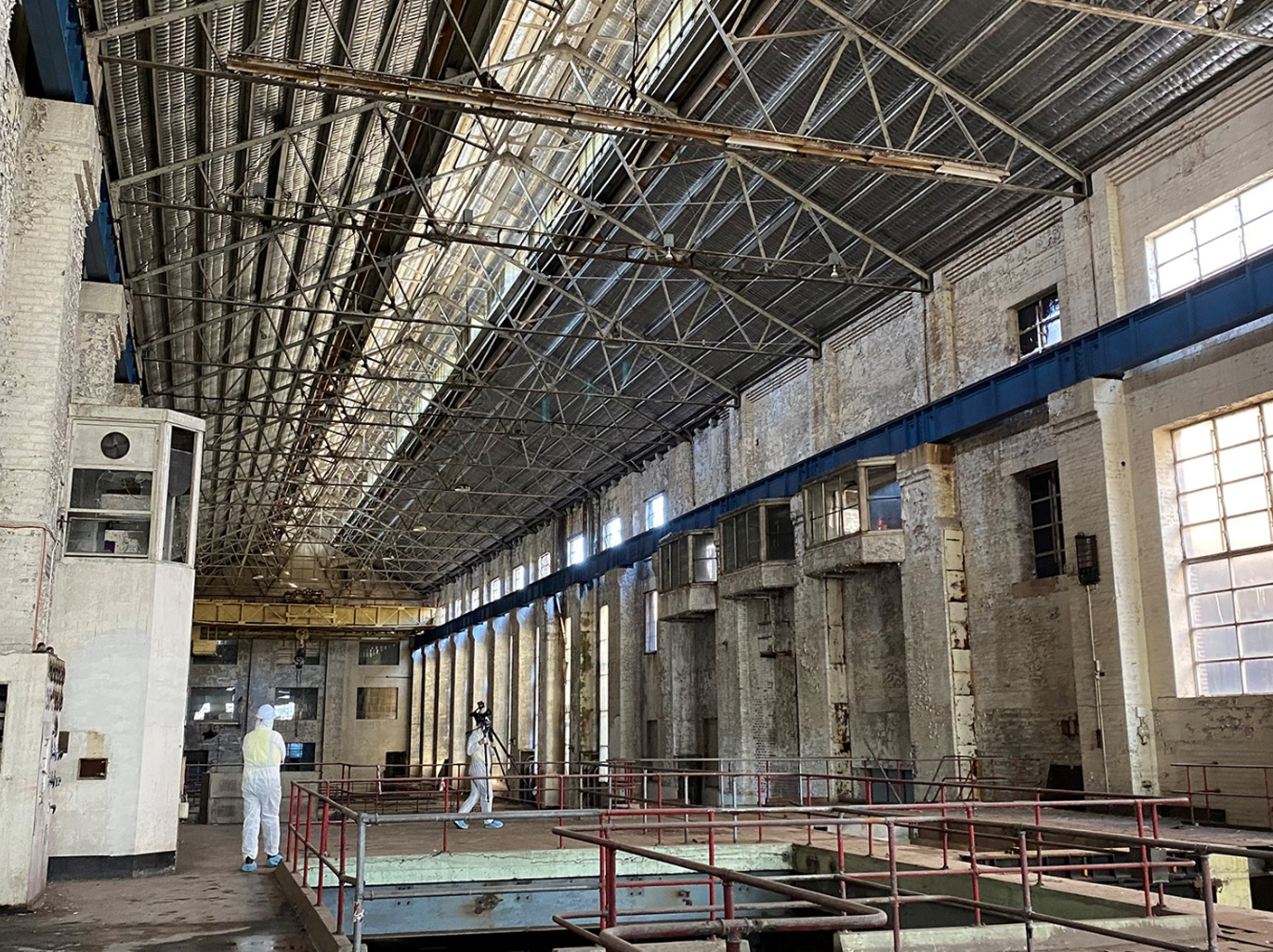 Cavernous space of the Turbine Hall mezzanine level. 