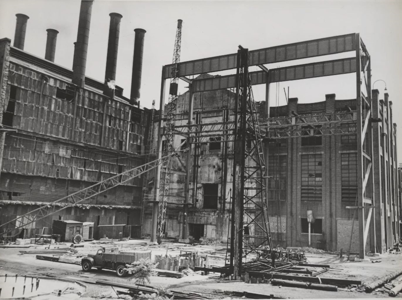 The new boiler hall under construction in 1951.  Image credit: Former Pacific Power Collection
