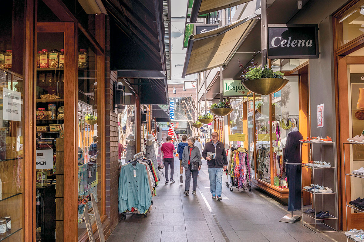 People walk along a shopping street. Bowral, NSW. Credit: NSW Department of Planning and Environment / Jaime Plaza Van Roon