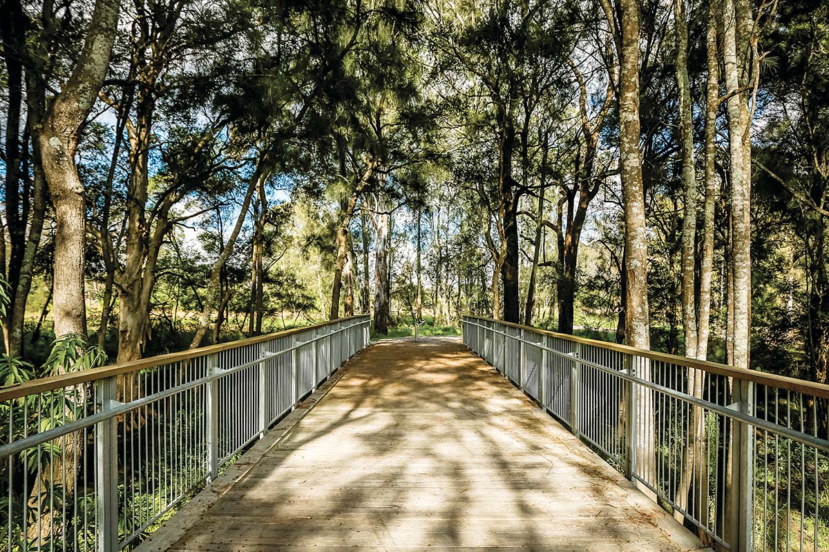 Footbridge at Western Sydney Parklands - Quakers Hill Parkway, Sydney. Credit: NSW Department of Planning and Environment / Salty Dingo