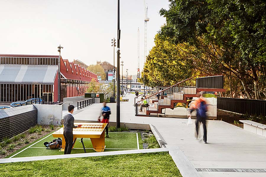 Multifunctionality: Table tennis, seats and tables, and free WIFI enhance the park’s amenity, encouraging people to linger. Credit: Florian Groehn